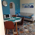 A Pequena Casa Azul Febres