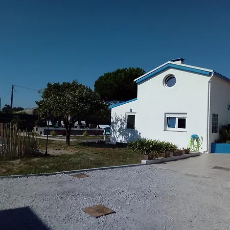 A Pequena Casa Azul