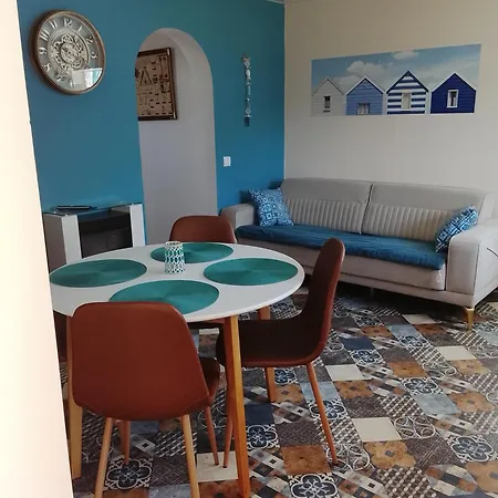 A Pequena Casa Azul Febres